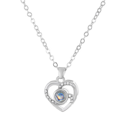 Diamond studded heart-shaped projection necklace in 100 languages. I love you, heart-shaped pendant, couple necklace